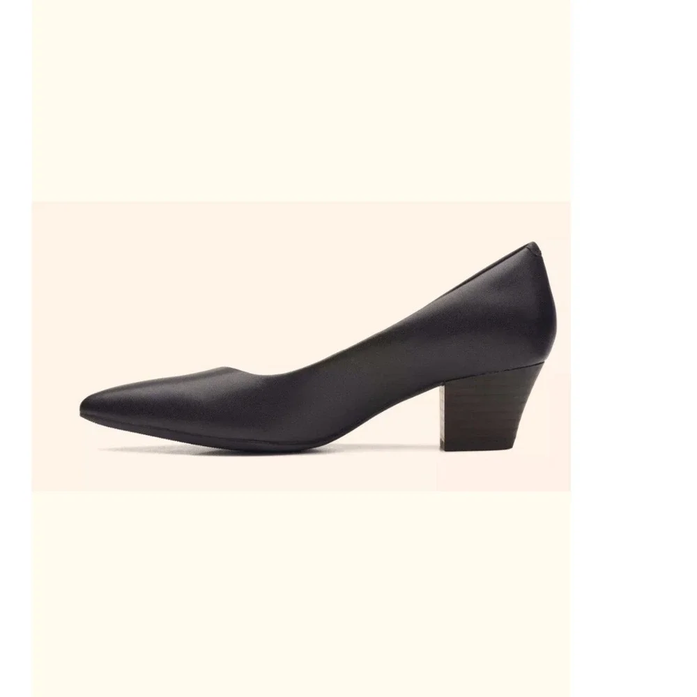 Clarks Teresa Step Black Leather Pointed-Toe Pumps — Women's 11M Never Worn